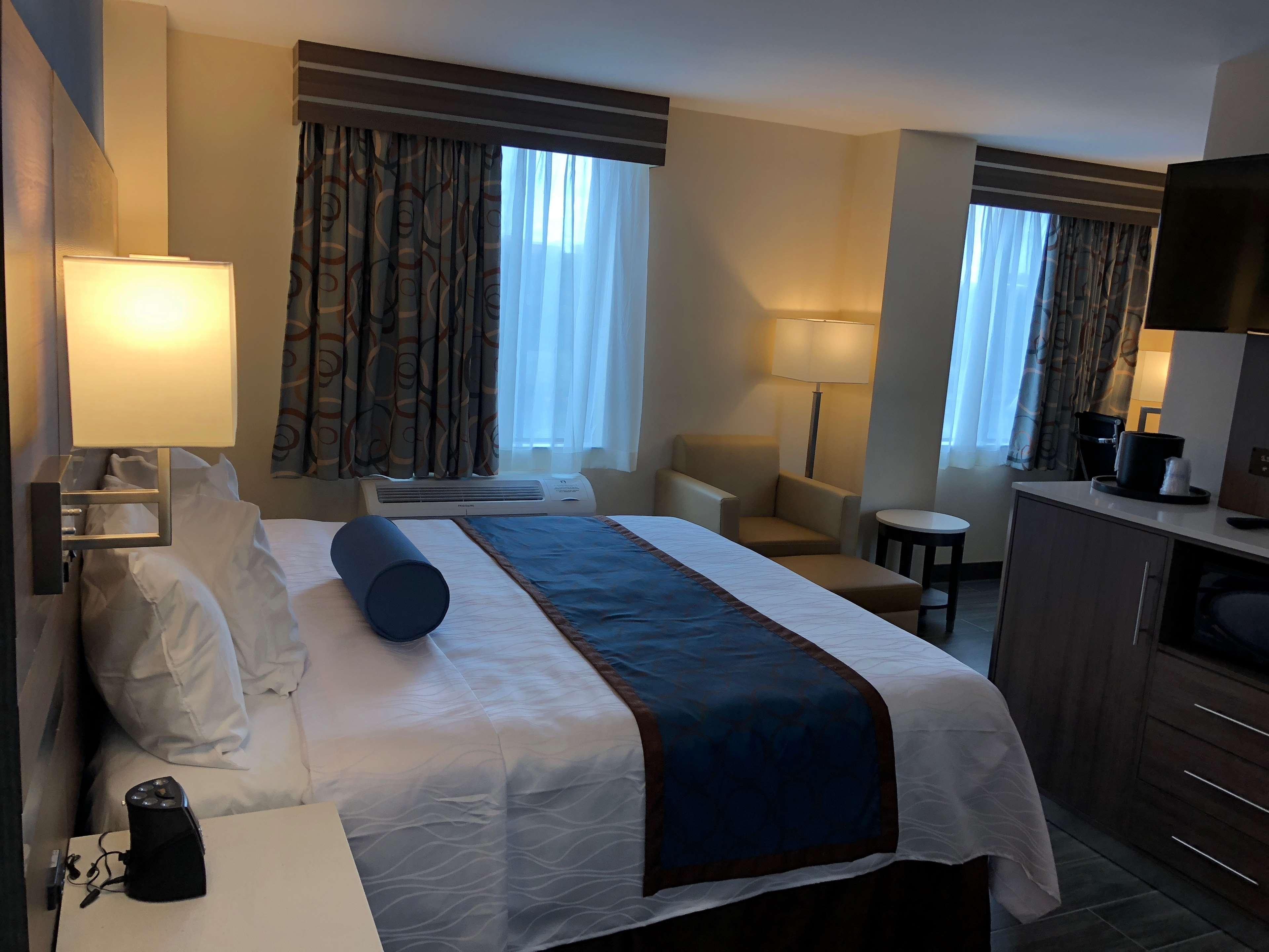 Best Western Plus Stadium Inn New York Bagian luar foto