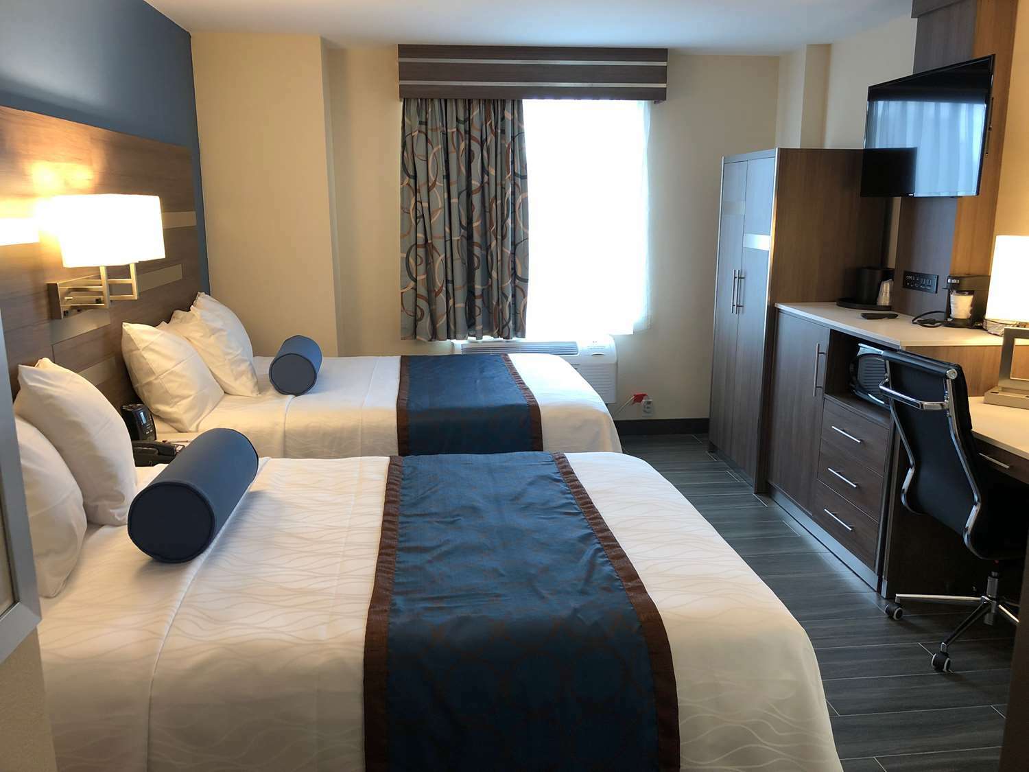 Best Western Plus Stadium Inn New York Bagian luar foto